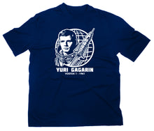 Lade das Bild in den Galerie-Viewer, Styletex23 T-Shirt #2 Yuri Gagarin Kosmonaut Memoria First Space Flight Juri