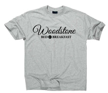 Lade das Bild in den Galerie-Viewer, Styletex23 T-Shirt Woodstone Mansion Bed And Breakfast ghosts