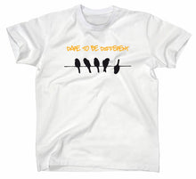 Lade das Bild in den Galerie-Viewer, Styletex23 T-Shirt Herren Dare To Be Different, Vögel, weiss, XXL