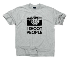 Lade das Bild in den Galerie-Viewer, Styletex23 T-Shirt Herren I Shoot People Fun, sport grey, XXL