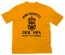 Lade das Bild in den Galerie-Viewer, Styletex23 T-Shirt Herren Seine Majestät der Opa Fun, gelb, XXL