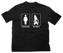 Lade das Bild in den Galerie-Viewer, Styletex23 T-Shirt Herren Themyscira Your Wife My Wife Fun, schwarz, XXL