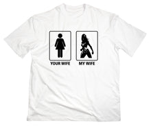 Lade das Bild in den Galerie-Viewer, Styletex23 T-Shirt Herren Themyscira Your Wife My Wife Fun, weiss, XXL