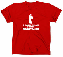 Lade das Bild in den Galerie-Viewer, Styletex23 T-Shirt Herren A Woman&#39;s Place is In The Resistance, rot, XXL
