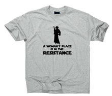Lade das Bild in den Galerie-Viewer, Styletex23 T-Shirt Herren A Woman&#39;s Place is In The Resistance, sport grey, XXL
