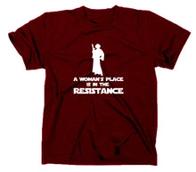 Lade das Bild in den Galerie-Viewer, Styletex23 T-Shirt Herren A Woman&#39;s Place is In The Resistance, maroon, XXL
